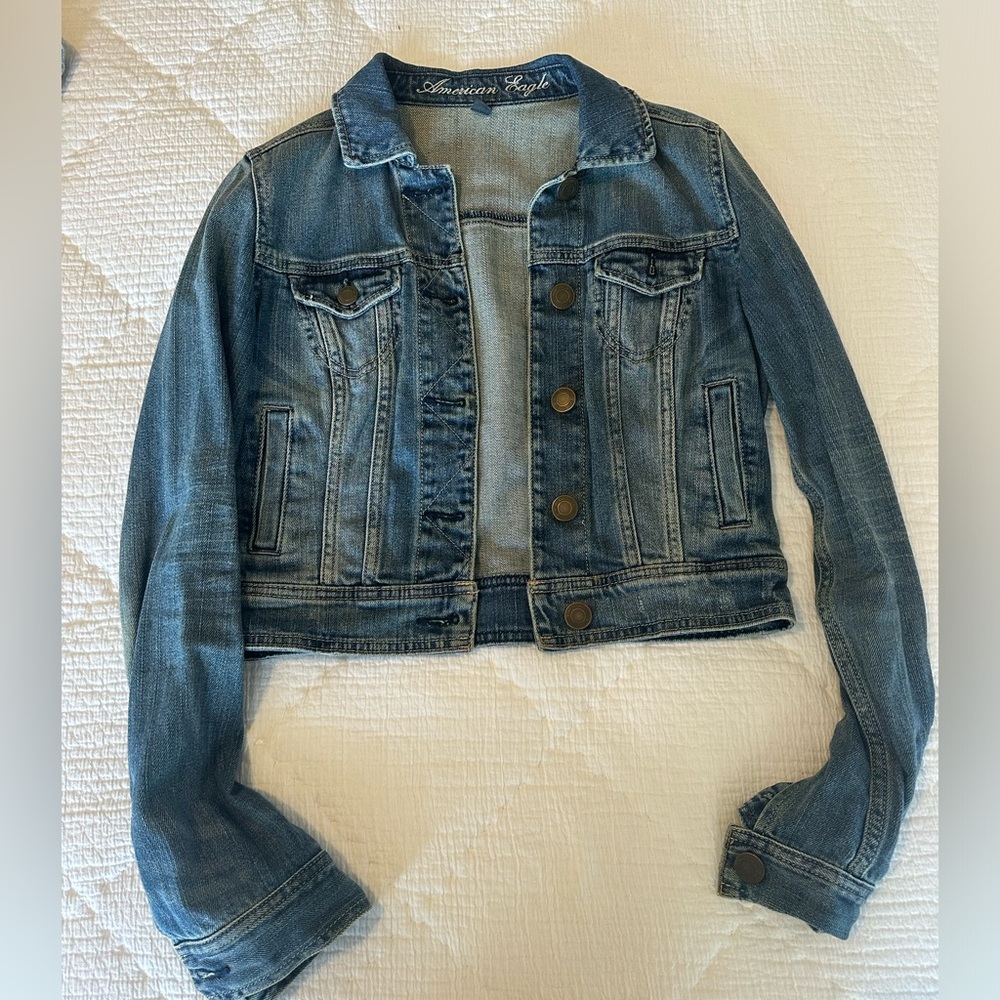 American eagle crop denim jacket